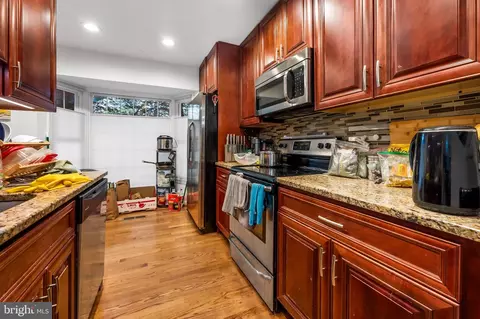 Kitchen - 1684 Albermarle Dr, Crofton, MD 21114 photo 2 of 4