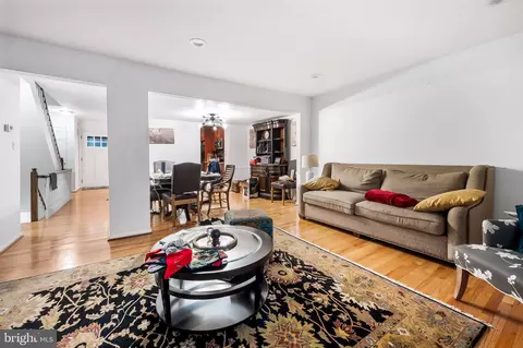 Living - 1684 Albermarle Dr, Crofton, MD 21114 photo 3 of 6