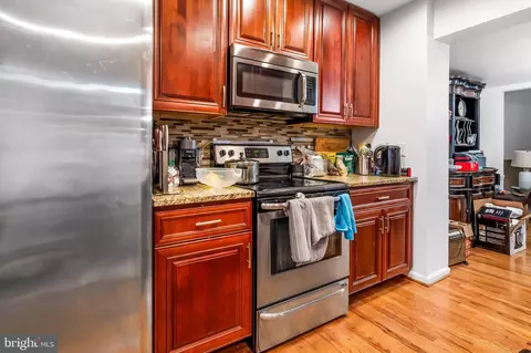 Kitchen - 1684 Albermarle Dr, Crofton, MD 21114 photo 3 of 4