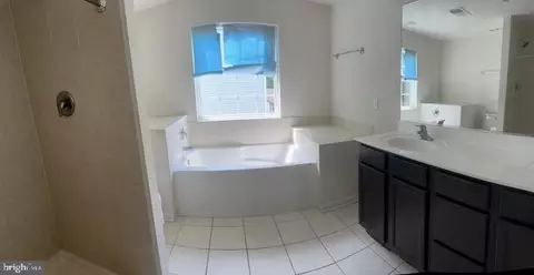 Entry Way - 3355 Oak Dr, Edgewater, MD 21037 photo 6 of 6