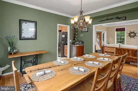 Dining - 1693 Baltimore Annapolis Blvd, Arnold, MD 21012 photo 2 of 2