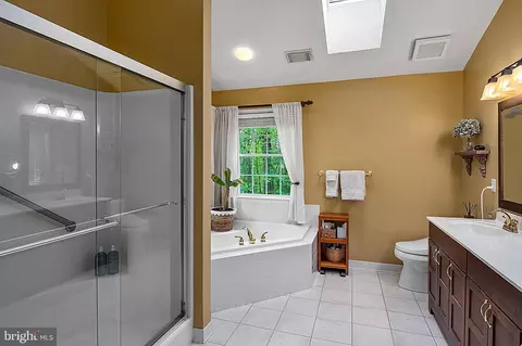 Bath - 1693 Baltimore Annapolis Blvd, Arnold, MD 21012 photo 3 of 7