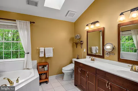 Bath - 1693 Baltimore Annapolis Blvd, Arnold, MD 21012 photo 2 of 7