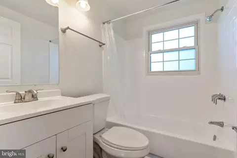 Bath - 1731 Gabriel Ct, Crofton, MD 21114 photo 2 of 2