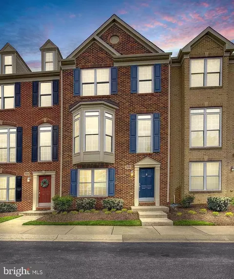 306 Helmsman Aly, Annapolis, MD 21401