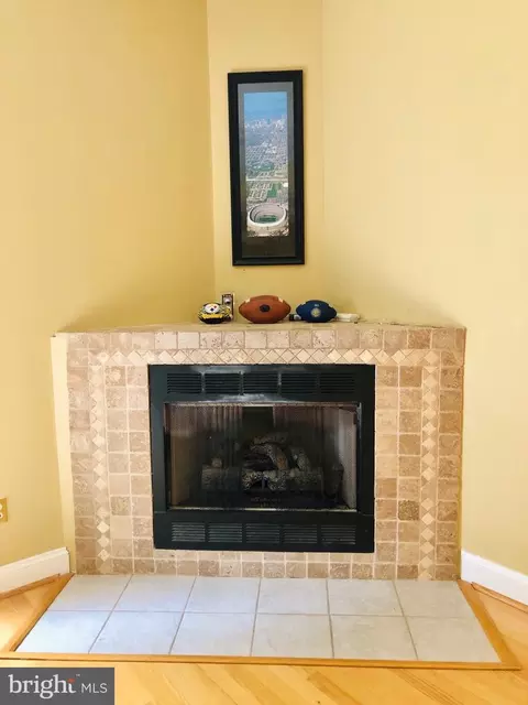 Living - 1184 Keeling Ct, Arnold, MD 21012 photo 8 of 8