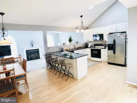 Kitchen - 1184 Keeling Ct, Arnold, MD 21012 photo 4 of 7