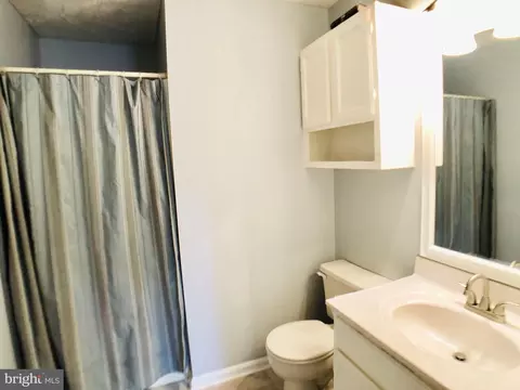 Bath - 1184 Keeling Ct, Arnold, MD 21012 photo 2 of 4