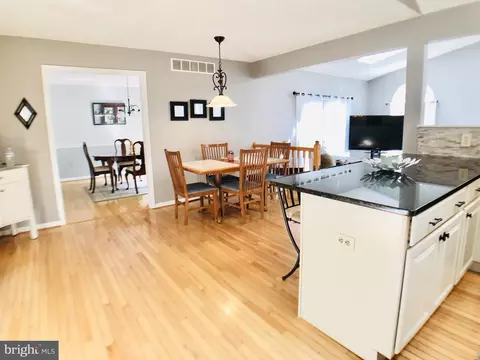 Kitchen - 1184 Keeling Ct, Arnold, MD 21012 photo 3 of 7