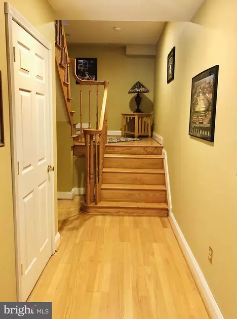 Entry Way - 1184 Keeling Ct, Arnold, MD 21012 photo 2 of 2