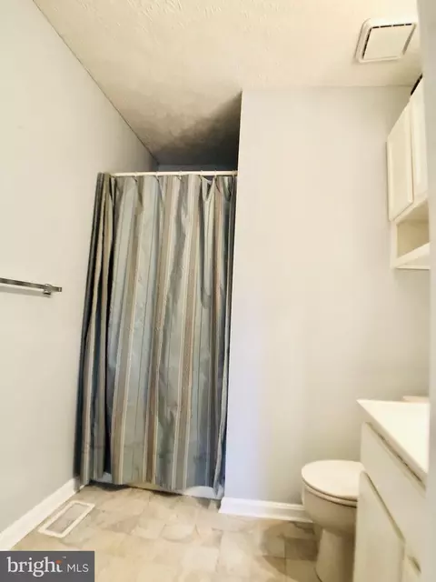 Bath - 1184 Keeling Ct, Arnold, MD 21012 photo 3 of 4