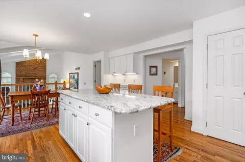Kitchen - 123 Dales Way Dr, Pasadena, MD 21122 photo 3 of 6