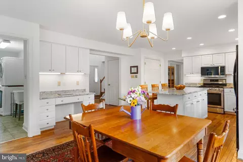 Dining - 123 Dales Way Dr, Pasadena, MD 21122 photo 1 of 3