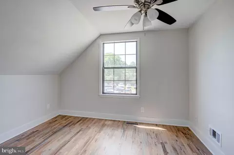 Bedroom - 746 225th St, Pasadena, MD 21122 photo 1 of 5