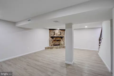 Living - 746 225th St, Pasadena, MD 21122 photo 5 of 6