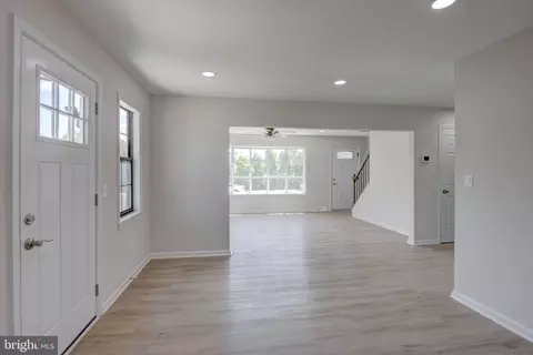 Entry Way - 746 225th St, Pasadena, MD 21122 photo 2 of 3