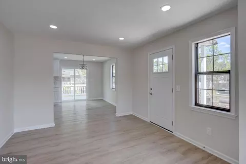 Entry Way - 746 225th St, Pasadena, MD 21122 photo 1 of 3