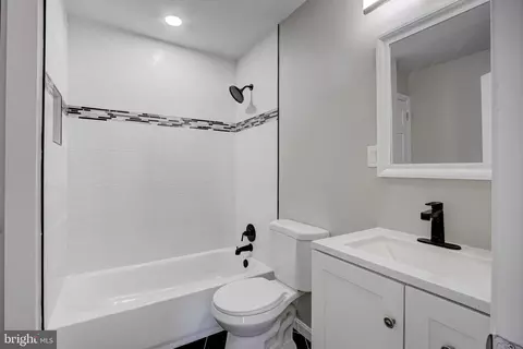 Bath - 746 225th St, Pasadena, MD 21122 photo 1 of 4