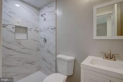 Bath - 746 225th St, Pasadena, MD 21122 photo 3 of 4
