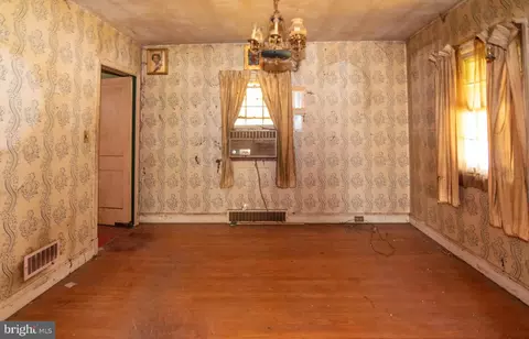 Bath - 5707 Johnson St, Brooklyn, MD 21225 photo 1 of 3