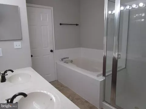 Bath - 306 Roff Point Dr, Odenton, MD 21113 photo 5 of 5