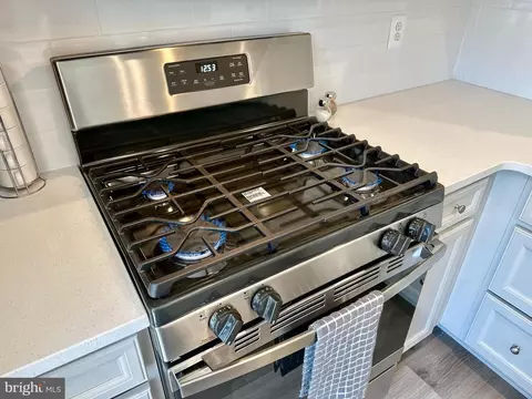 Kitchen - 7916 Big Roundtop Rd, Hanover, MD 21076 photo 5 of 5