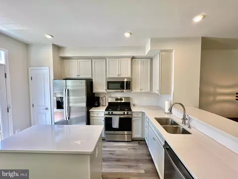 Kitchen - 7916 Big Roundtop Rd, Hanover, MD 21076 photo 3 of 5