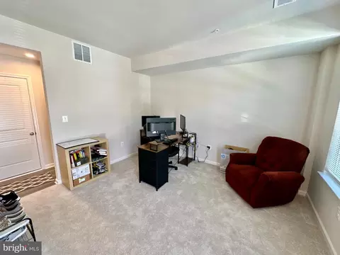 Living - 7916 Big Roundtop Rd, Hanover, MD 21076 photo 2 of 7