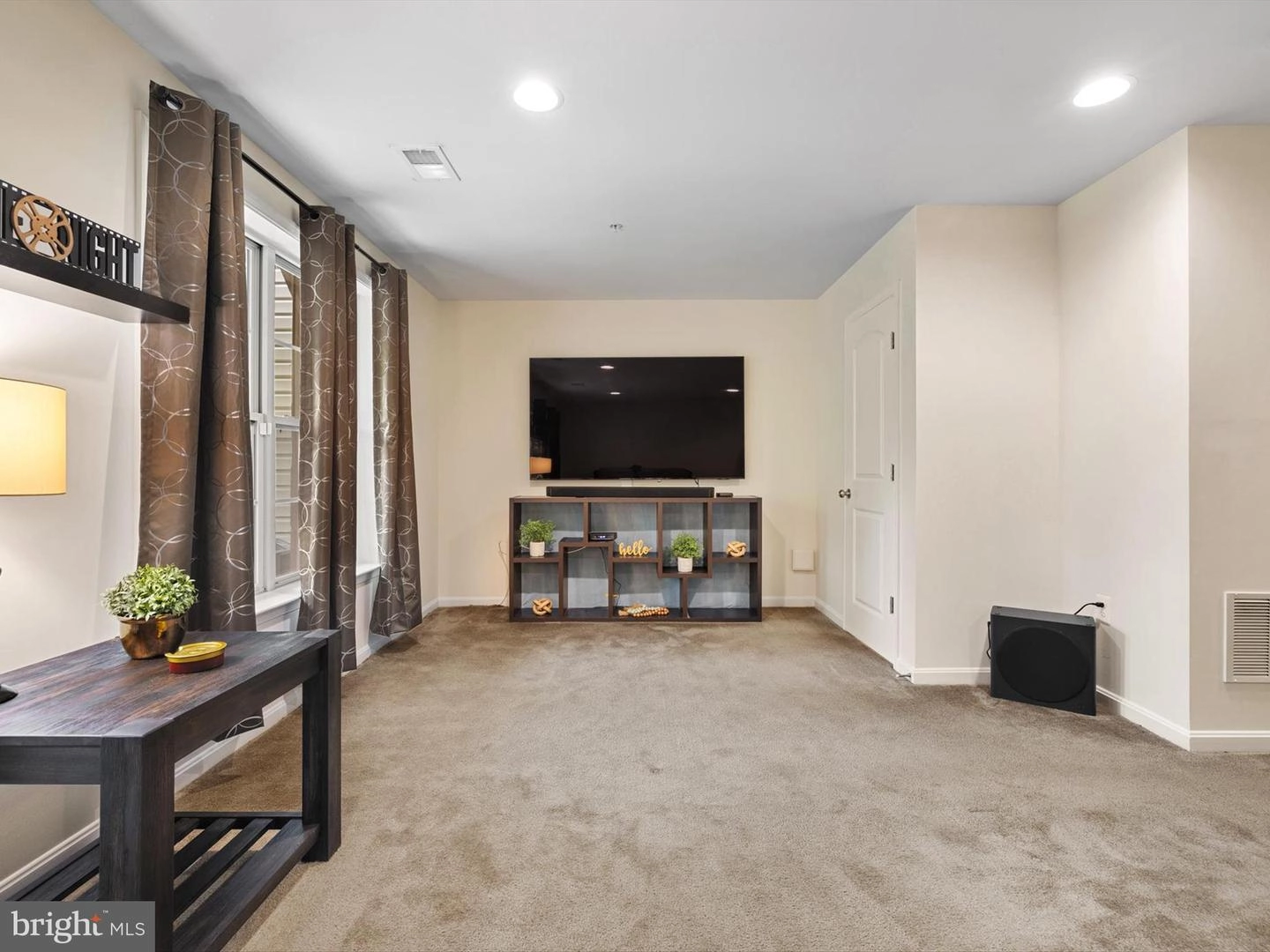 Living - 920 Whitstable Blvd, Arnold, MD 21012 photo 10 of 10