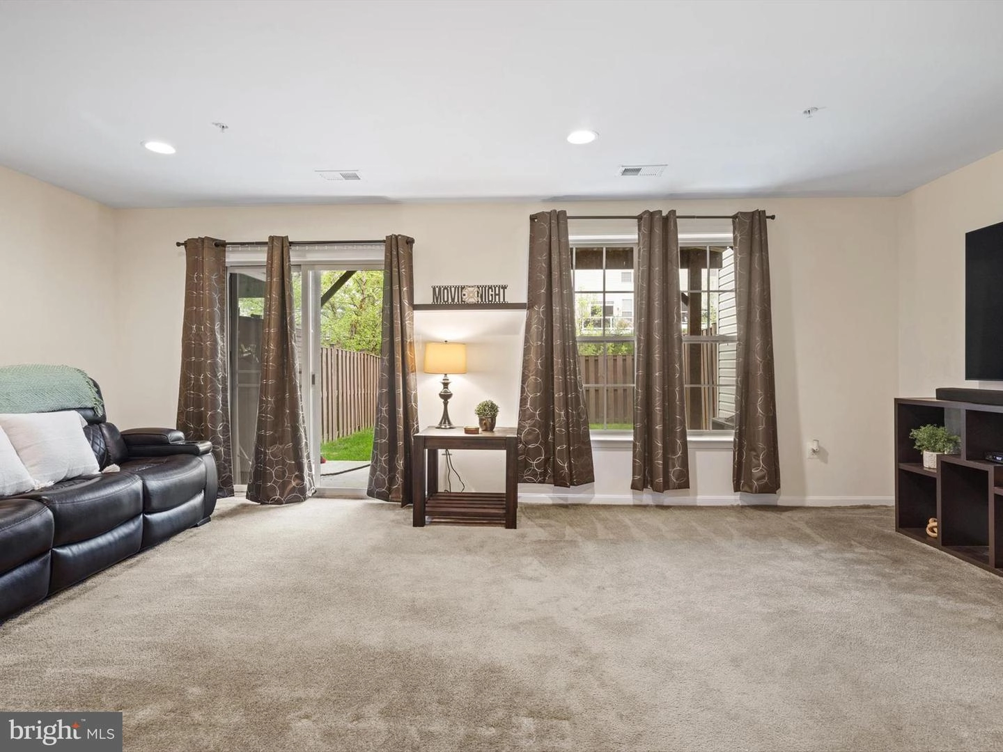 Living - 920 Whitstable Blvd, Arnold, MD 21012 photo 9 of 10