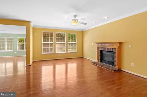 Living - 810 Bulkhead Ct, Annapolis, MD 21409 photo 1 of 6