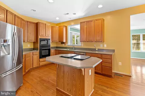 Kitchen - 810 Bulkhead Ct, Annapolis, MD 21409 photo 7 of 7