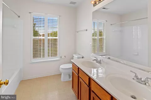 Bath - 810 Bulkhead Ct, Annapolis, MD 21409 photo 6 of 6