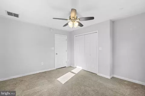 Bedroom - 3701 Beach Drive Blvd, Edgewater, MD 21037 photo 3 of 3