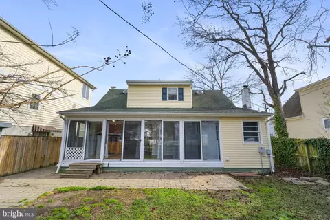 Exterior - 3701 Beach Drive Blvd, Edgewater, MD 21037 photo 2 of 5