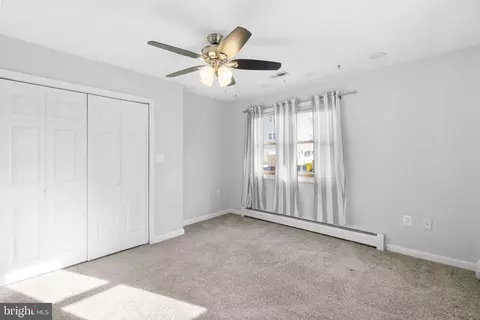 Bedroom - 3701 Beach Drive Blvd, Edgewater, MD 21037 photo 2 of 3