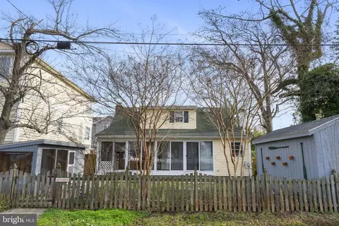 Exterior - 3701 Beach Drive Blvd, Edgewater, MD 21037 photo 3 of 5