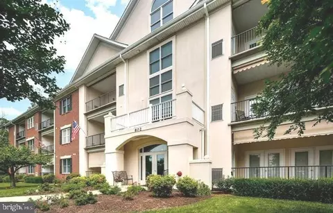 802 Coxswain Way #106, Annapolis, MD 21401