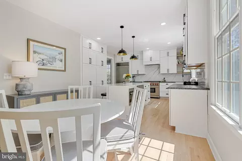 Dining - 206 Giddings Ave, Annapolis, MD 21401 photo 2 of 5