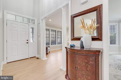 Entry Way - 206 Giddings Ave, Annapolis, MD 21401 photo 3 of 10