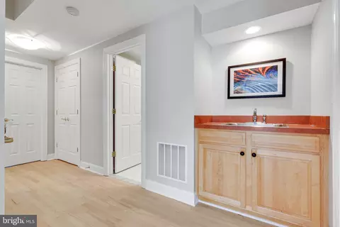 Entry Way - 206 Giddings Ave, Annapolis, MD 21401 photo 10 of 10