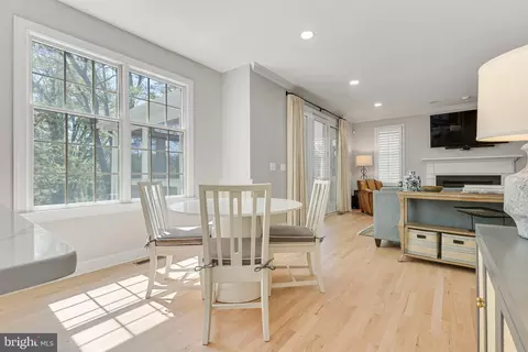Dining - 206 Giddings Ave, Annapolis, MD 21401 photo 1 of 5