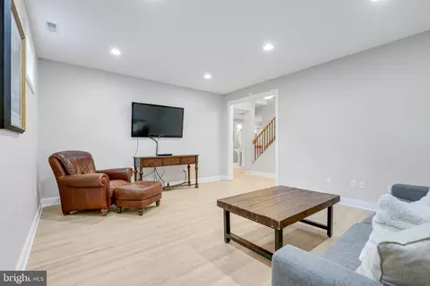 Living - 206 Giddings Ave, Annapolis, MD 21401 photo 9 of 9