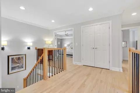 Entry Way - 206 Giddings Ave, Annapolis, MD 21401 photo 6 of 10