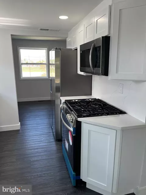 Kitchen - 183 Arundel Rd, Pasadena, MD 21122 photo 5 of 5