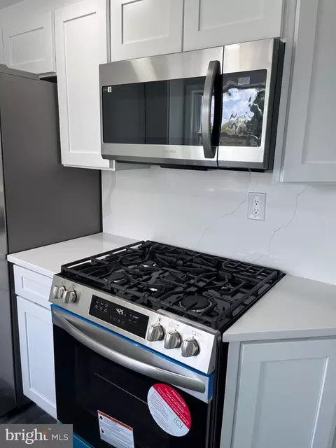 Kitchen - 183 Arundel Rd, Pasadena, MD 21122 photo 2 of 5