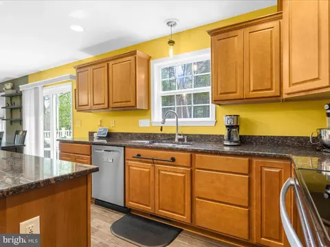 Kitchen - 7183 Ohio Ave, Hanover, MD 21076 photo 6 of 7