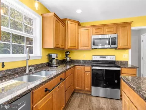 Kitchen - 7183 Ohio Ave, Hanover, MD 21076 photo 4 of 7