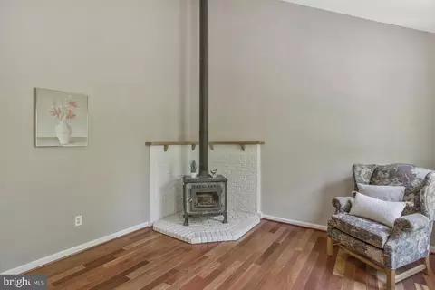 Living - 1750 Maple Ave, Hanover, MD 21076 photo 4 of 7