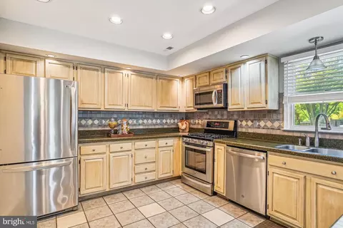 Kitchen - 1101 Hyman Ct, Crofton, MD 21114 photo 2 of 3